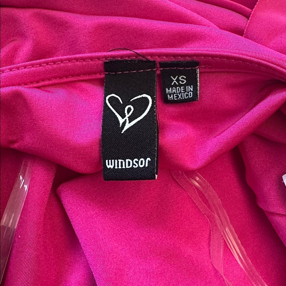 Windsor Vibrant Pink Halter Top - Picture 3 of 3